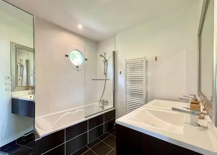 Californienne 160m2 Piscine Parking *